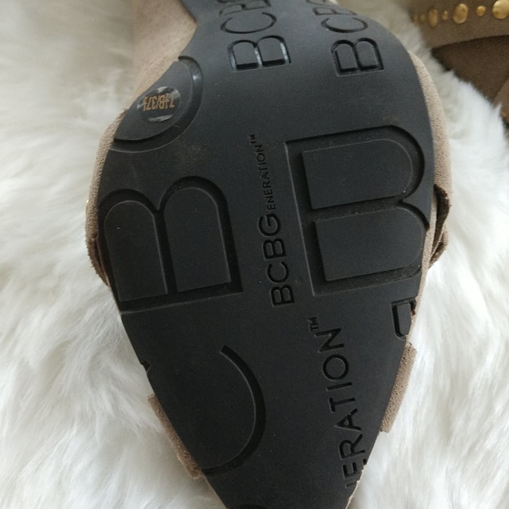 BCBGeneration STUDDED Taupe SUEDE Heels NWT - Picture 5 of 7
